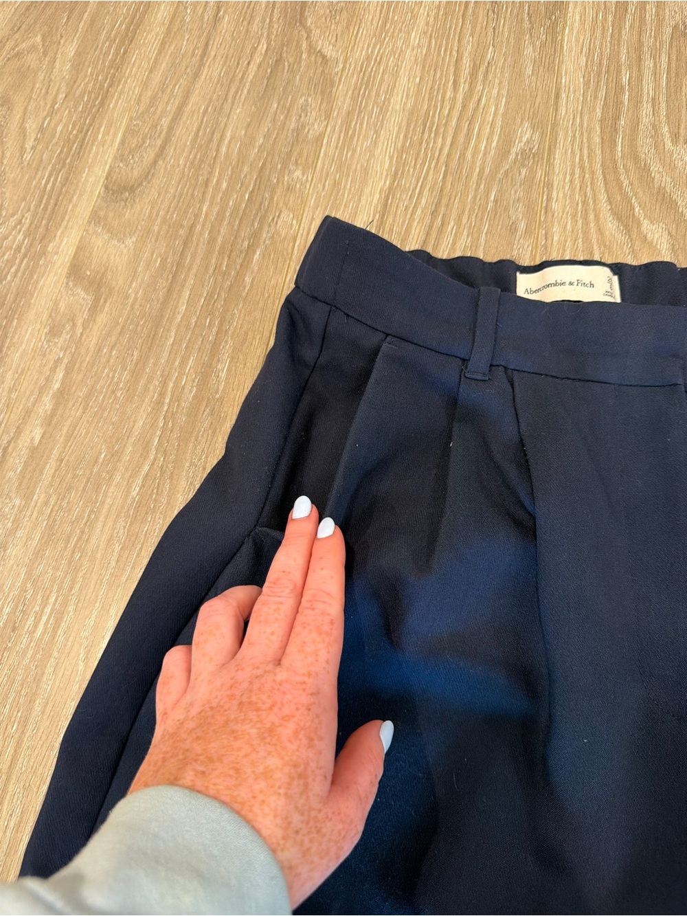 Abercrombie & Fitch Sloan Trouser (Short) - Picture 4 of 6